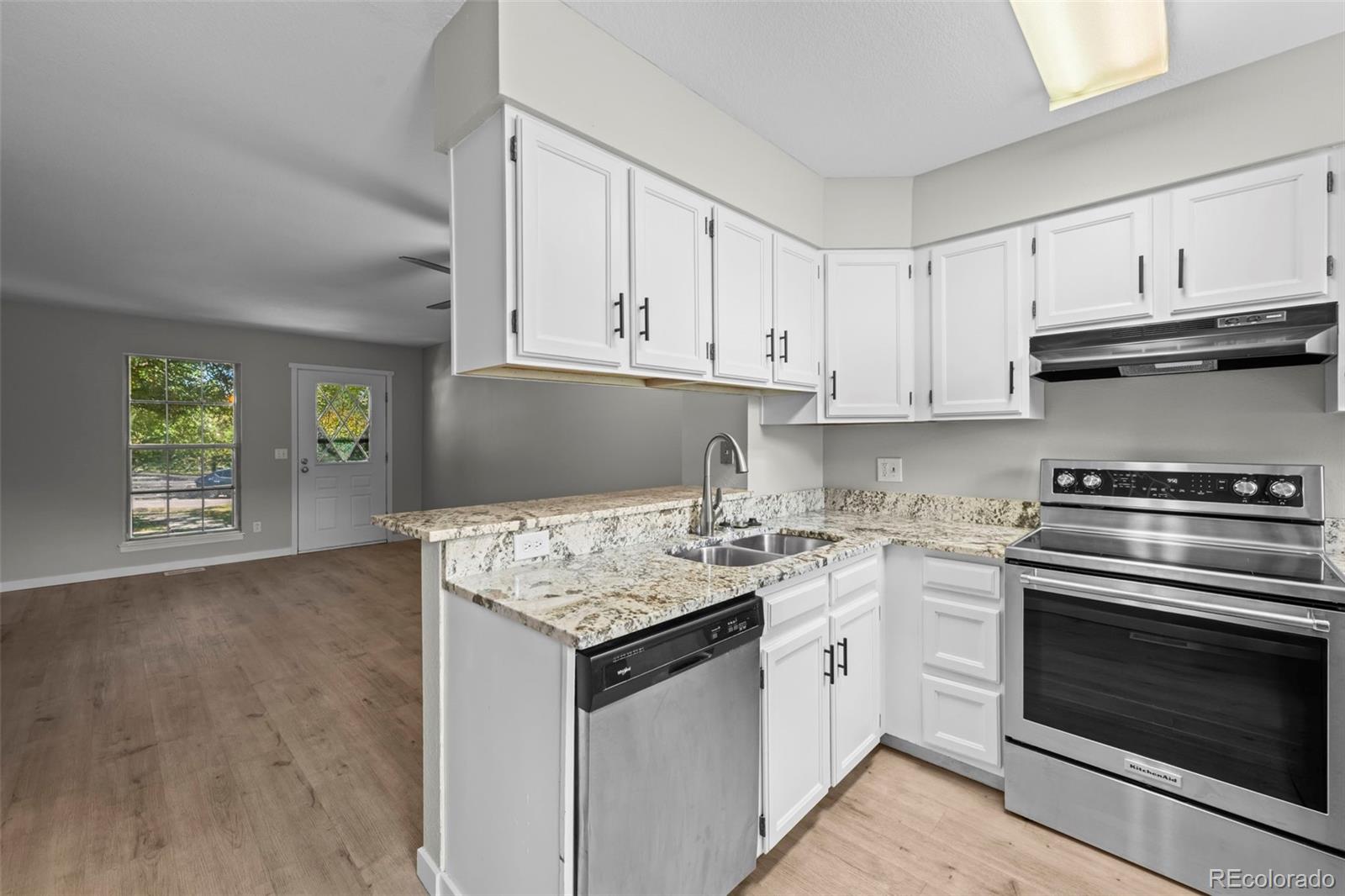 MLS Image #5 for 10232 w dartmouth avenue,denver, Colorado