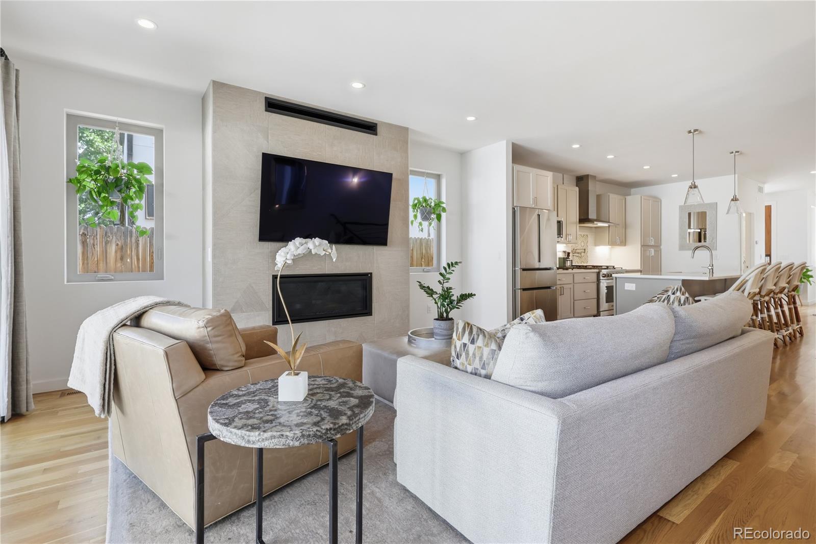 MLS Image #10 for 2575 s acoma street,denver, Colorado