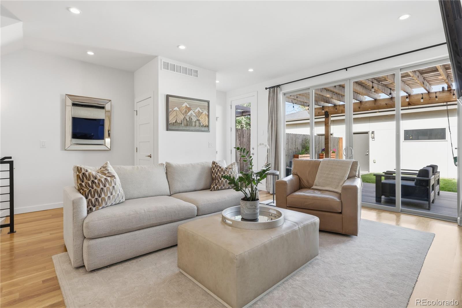 MLS Image #12 for 2575 s acoma street,denver, Colorado