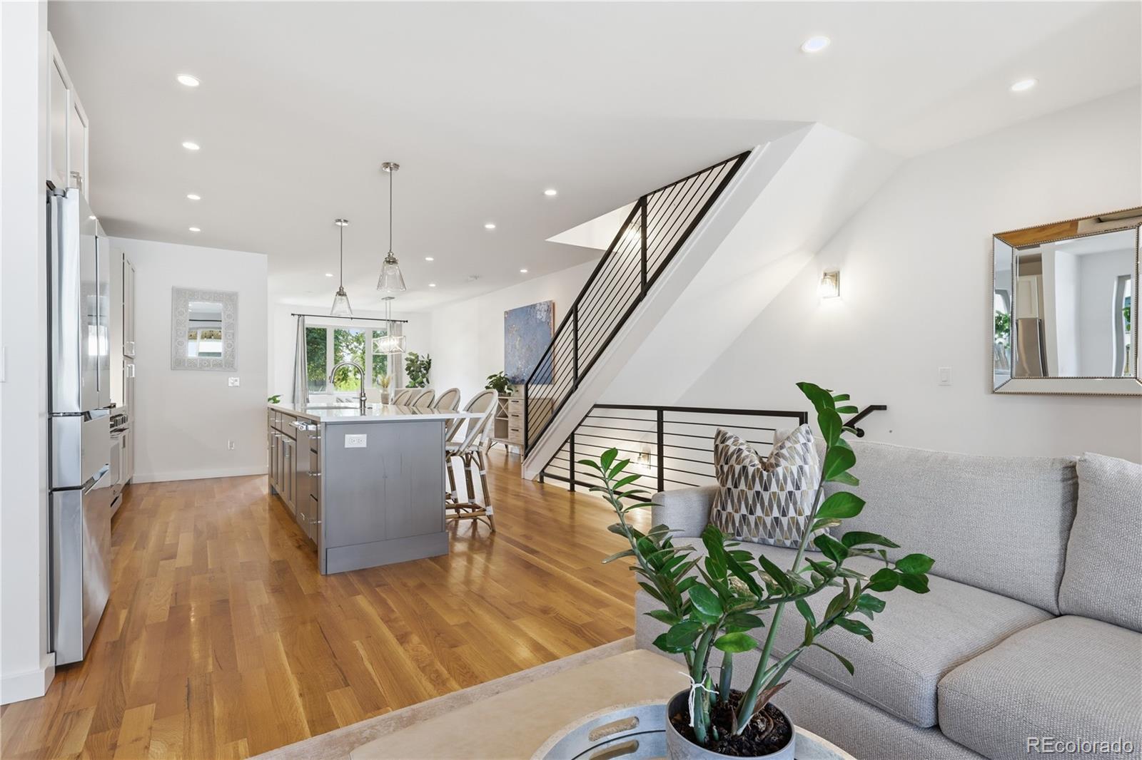MLS Image #13 for 2575 s acoma street,denver, Colorado