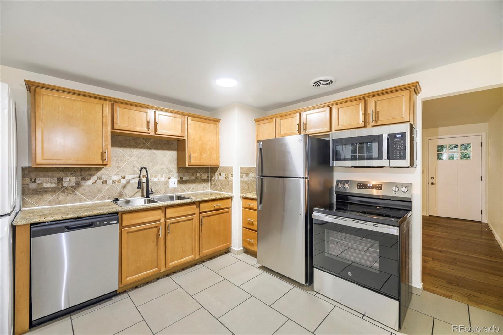 MLS Image #12 for 907  newton street,denver, Colorado