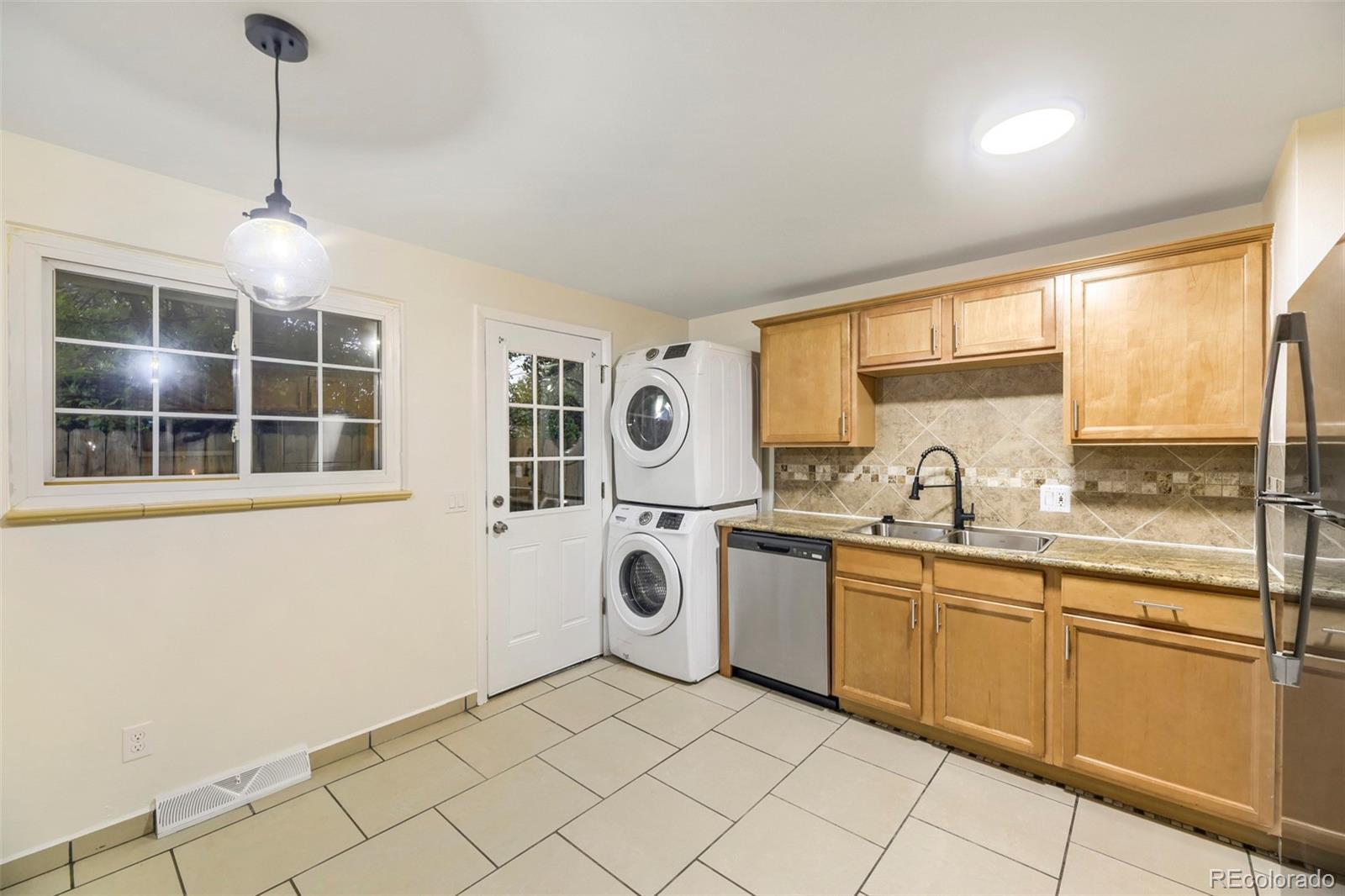 MLS Image #14 for 907  newton street,denver, Colorado