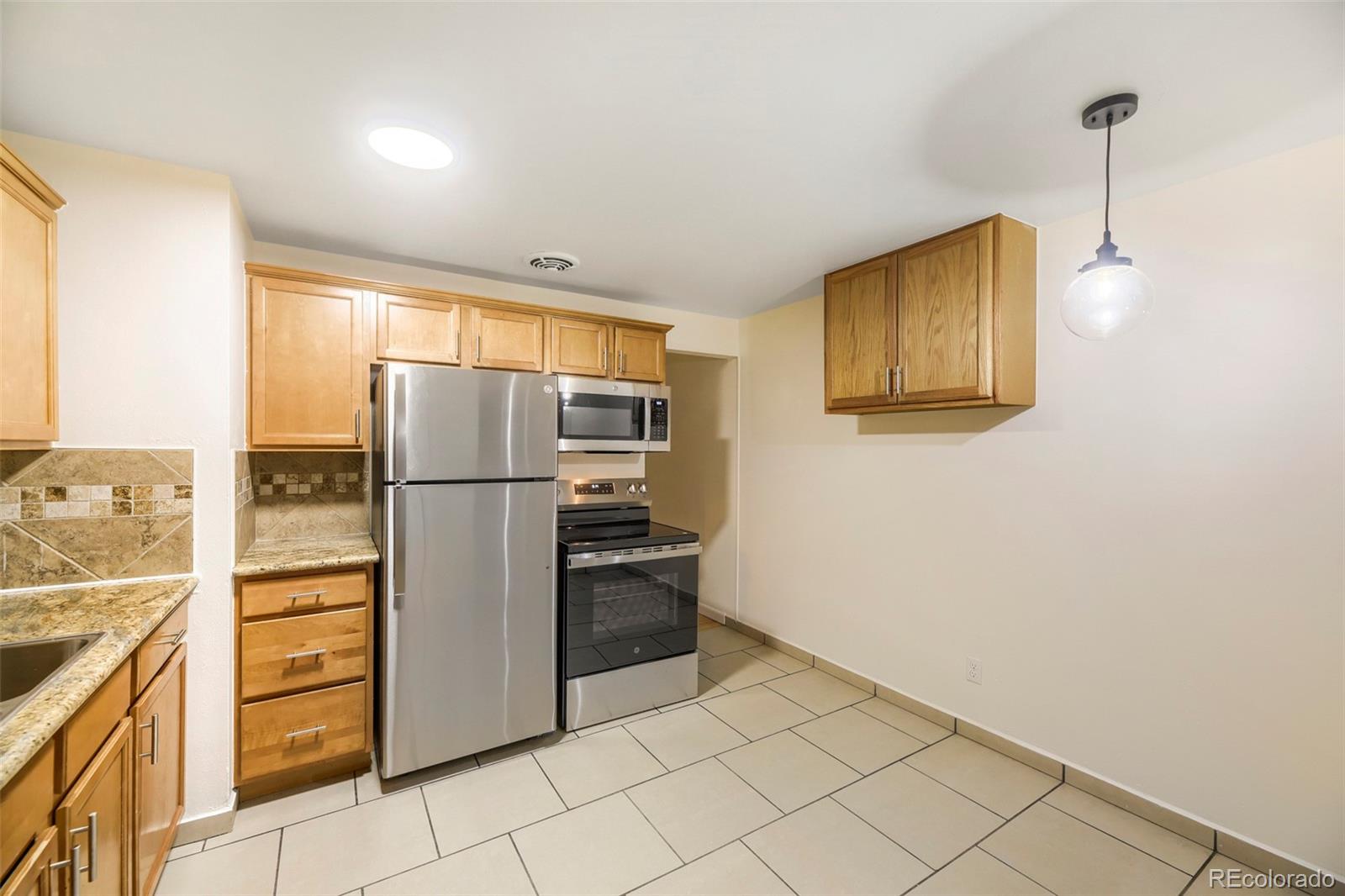 MLS Image #15 for 907  newton street,denver, Colorado