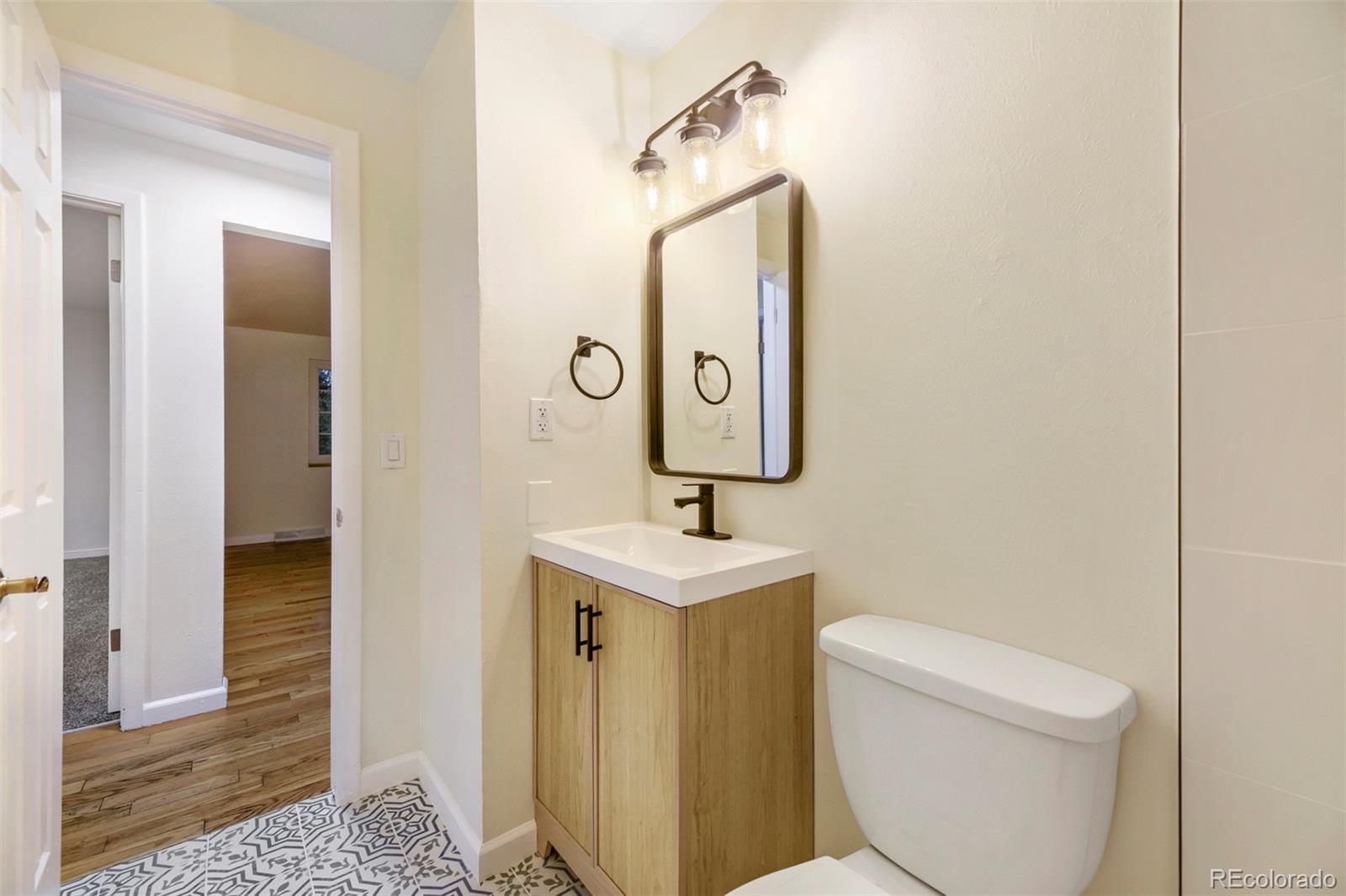MLS Image #19 for 907  newton street,denver, Colorado