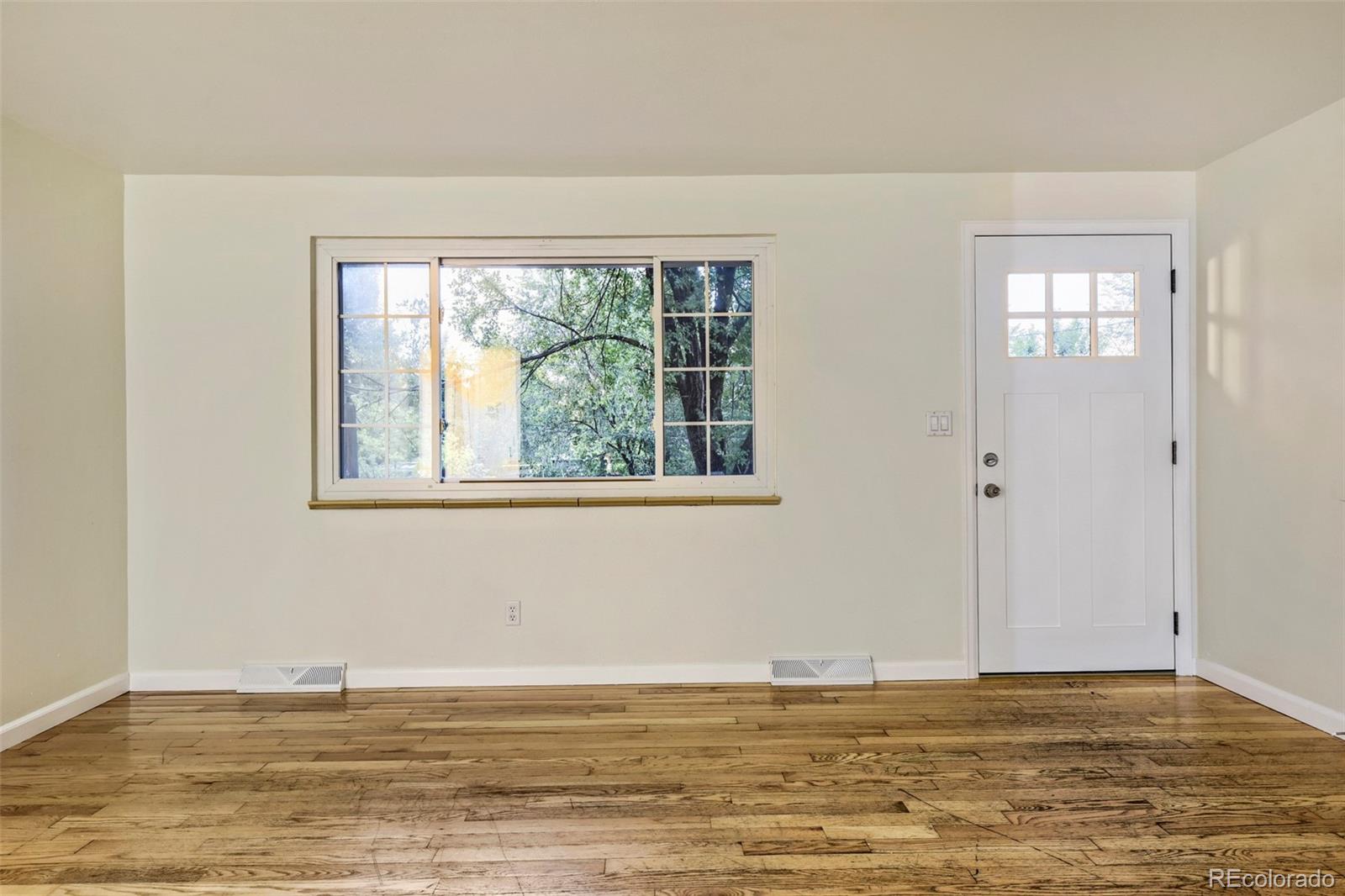 MLS Image #6 for 907  newton street,denver, Colorado