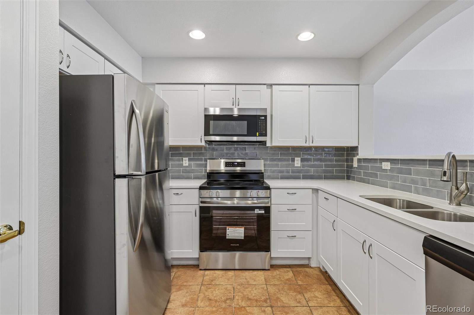 MLS Image #4 for 4044 e geddes circle,centennial, Colorado