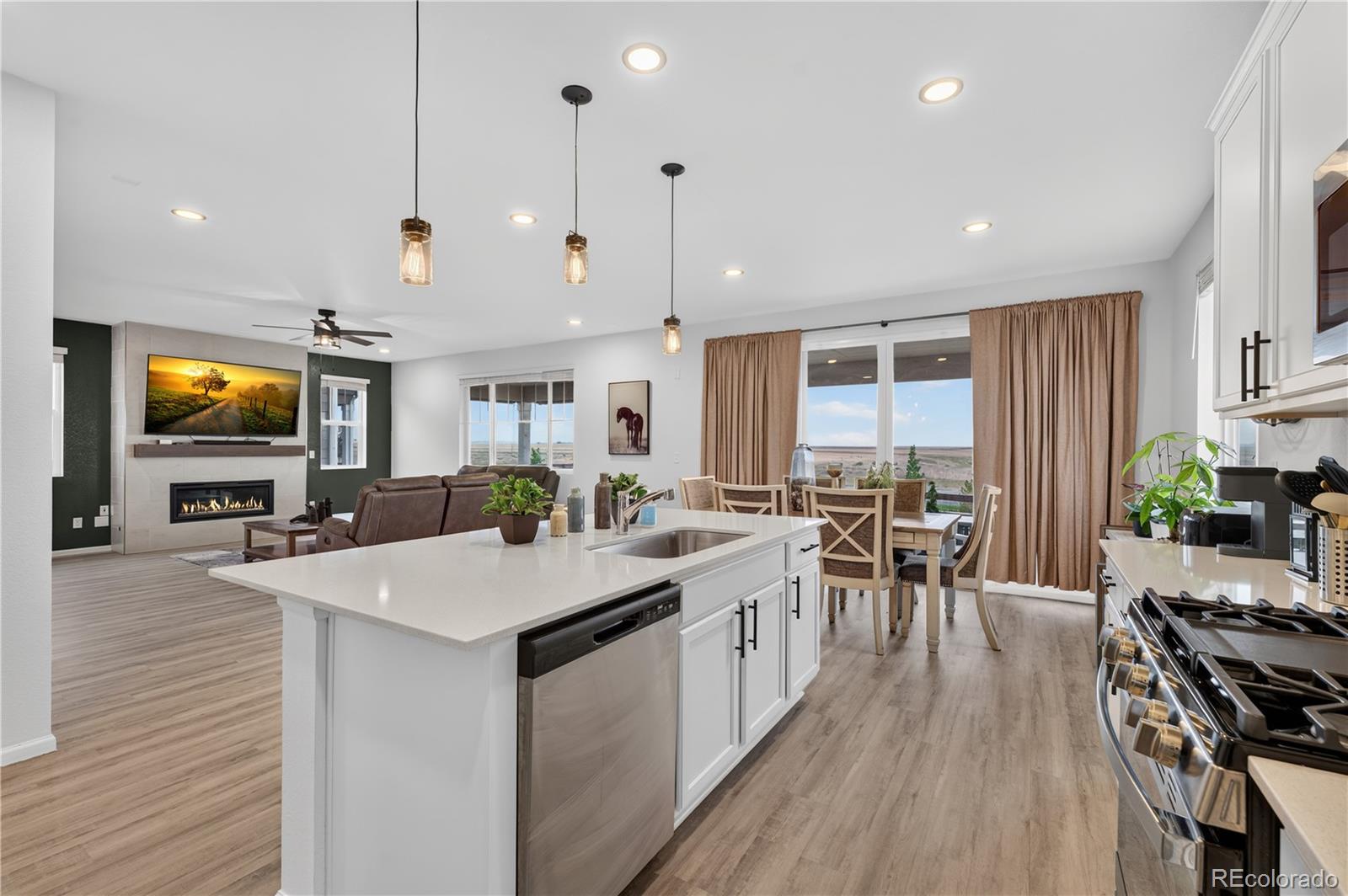 MLS Image #6 for 27536 e byers place,aurora, Colorado