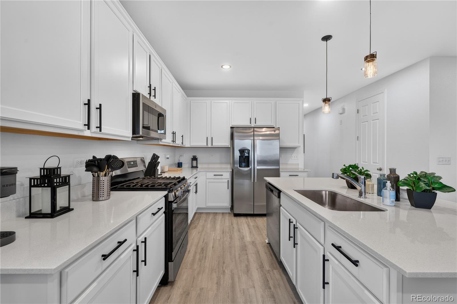 MLS Image #7 for 27536 e byers place,aurora, Colorado