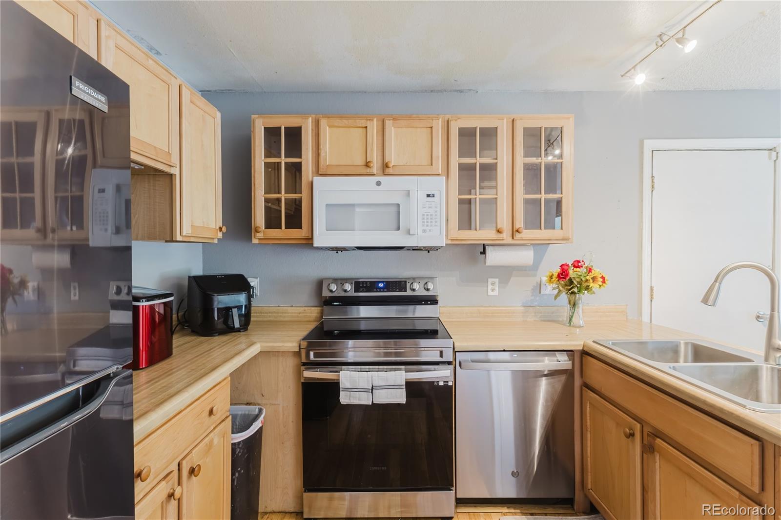 MLS Image #5 for 18851 e 22nd drive,aurora, Colorado