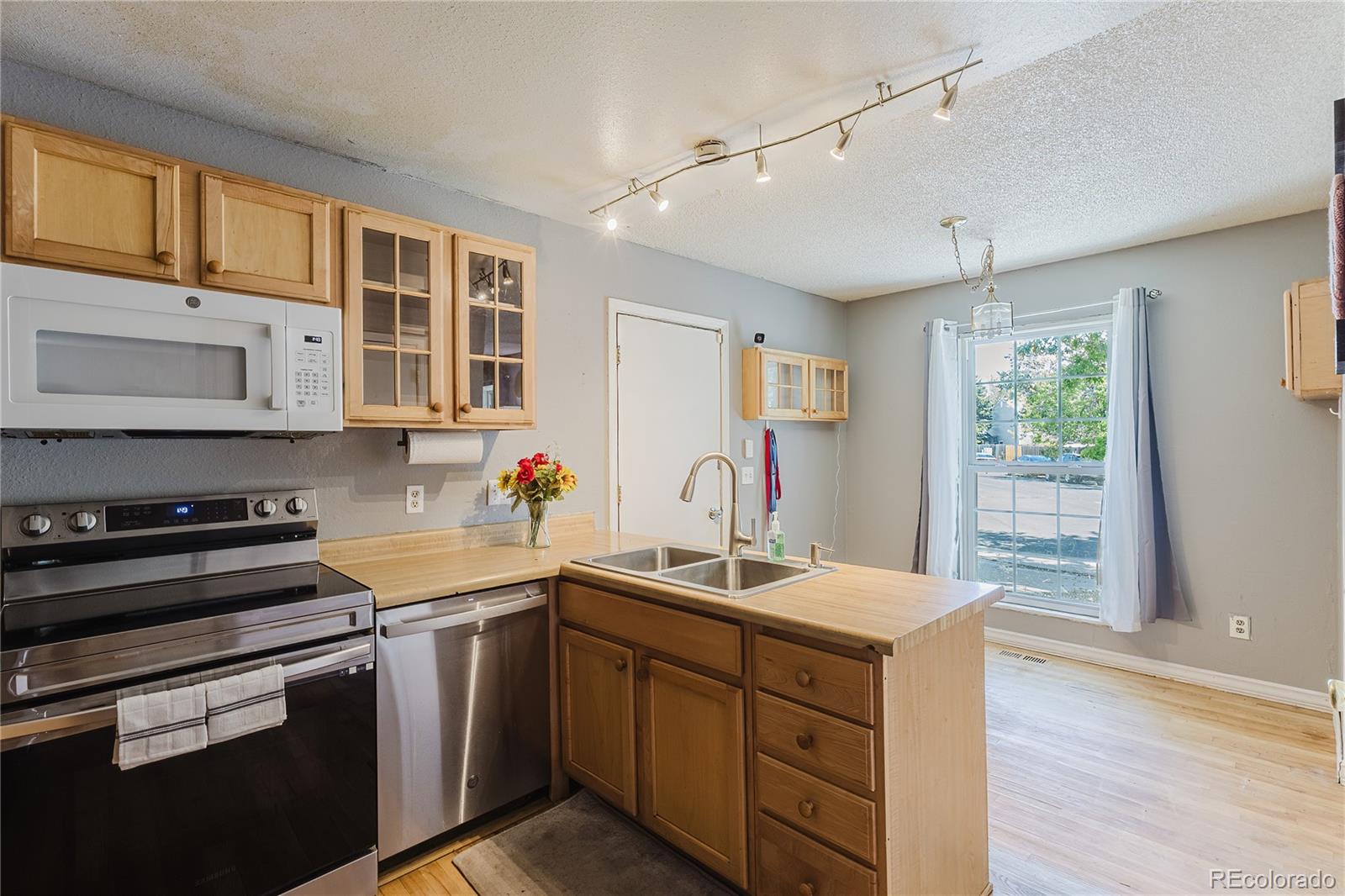 MLS Image #6 for 18851 e 22nd drive,aurora, Colorado