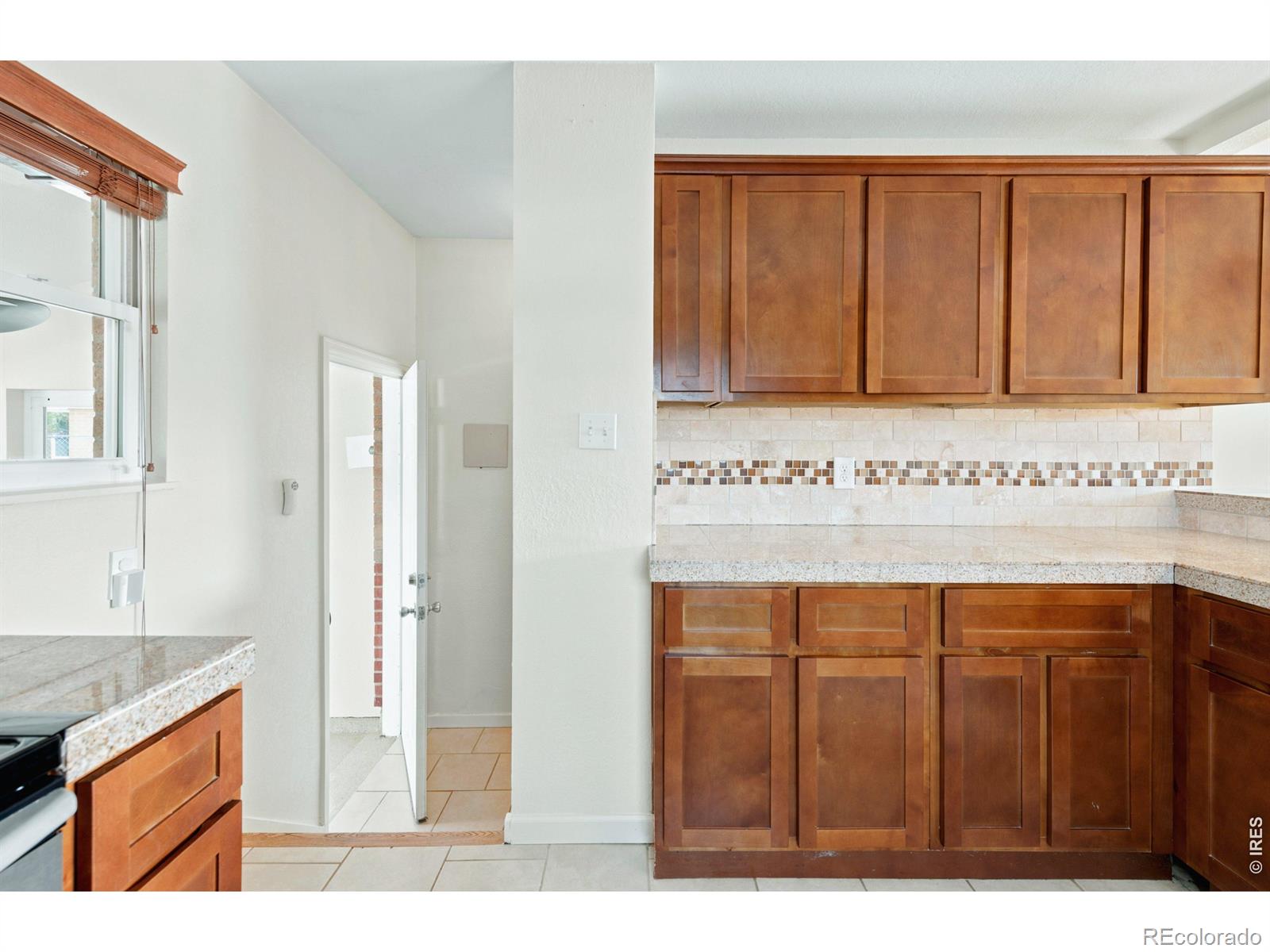 MLS Image #12 for 6801  alan drive,denver, Colorado
