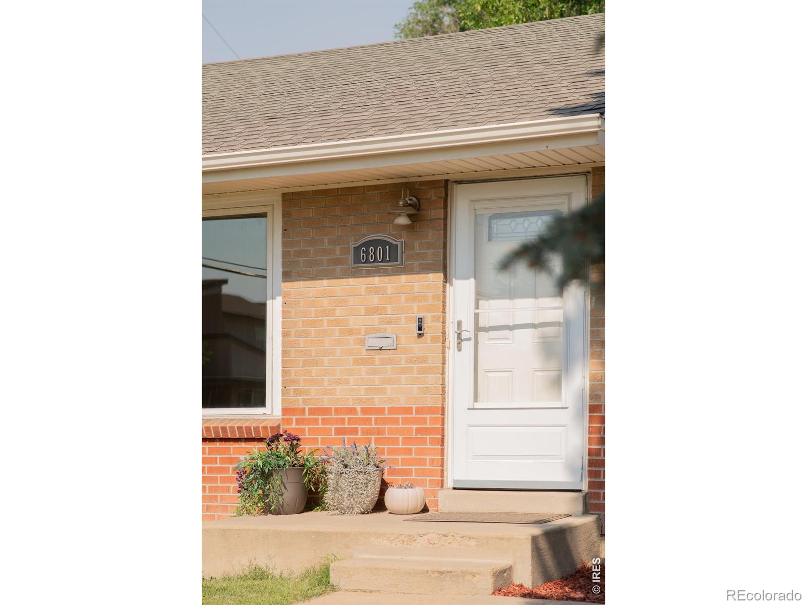 MLS Image #3 for 6801  alan drive,denver, Colorado