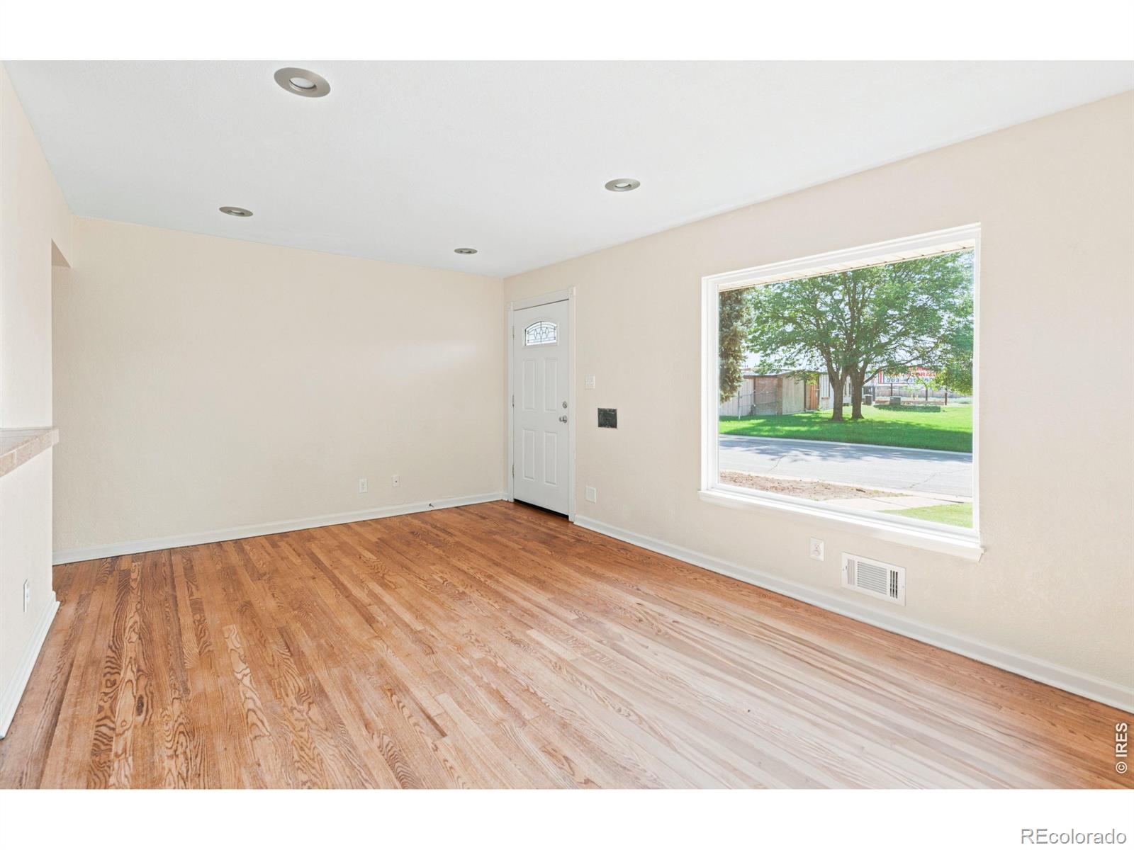 MLS Image #6 for 6801  alan drive,denver, Colorado
