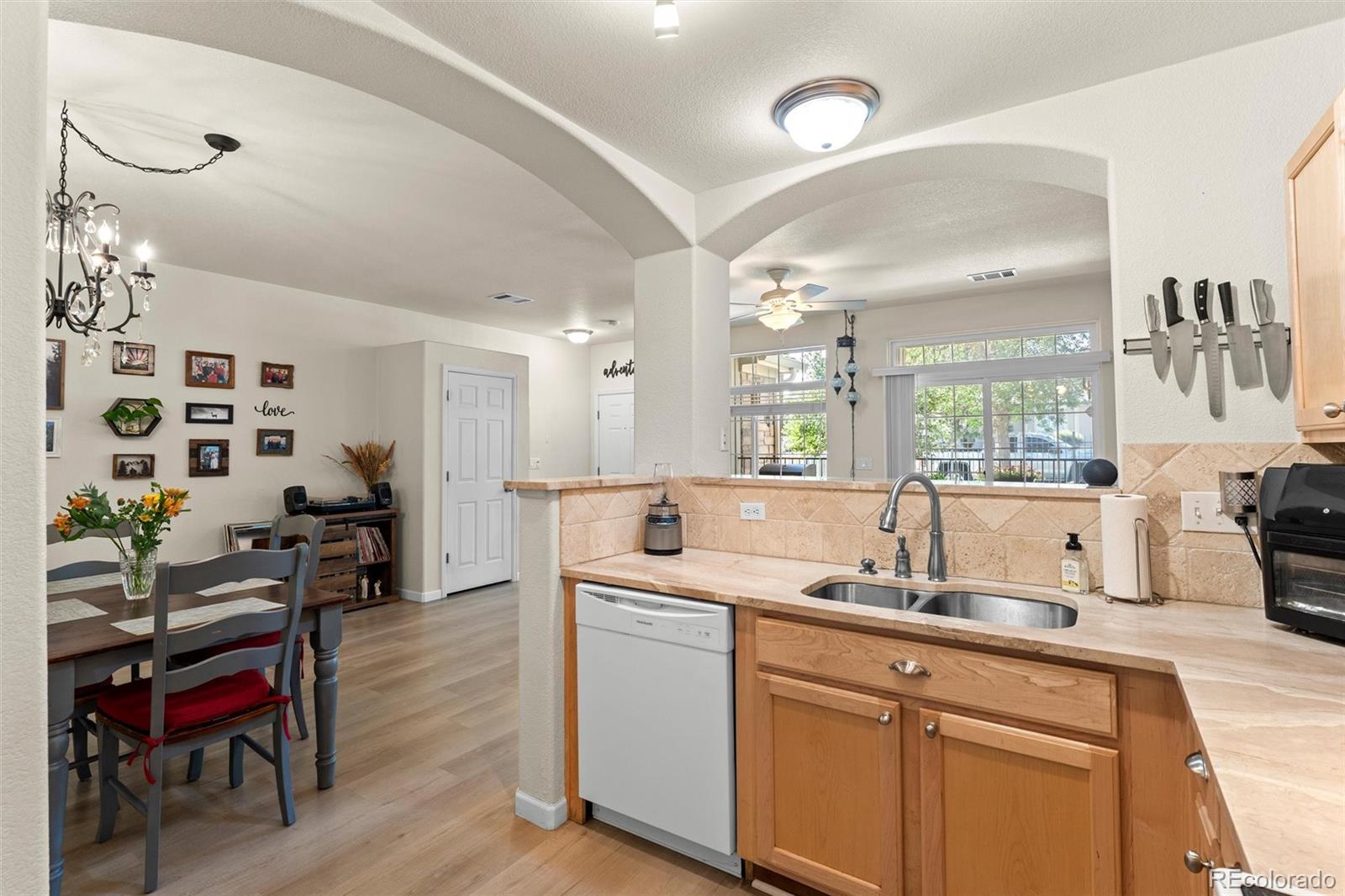 MLS Image #6 for 10050 e gunnison place,aurora, Colorado