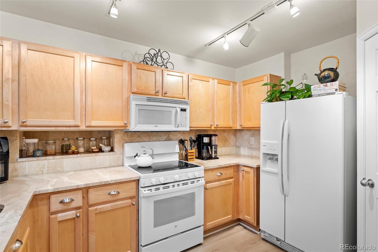 MLS Image #8 for 10050 e gunnison place,aurora, Colorado