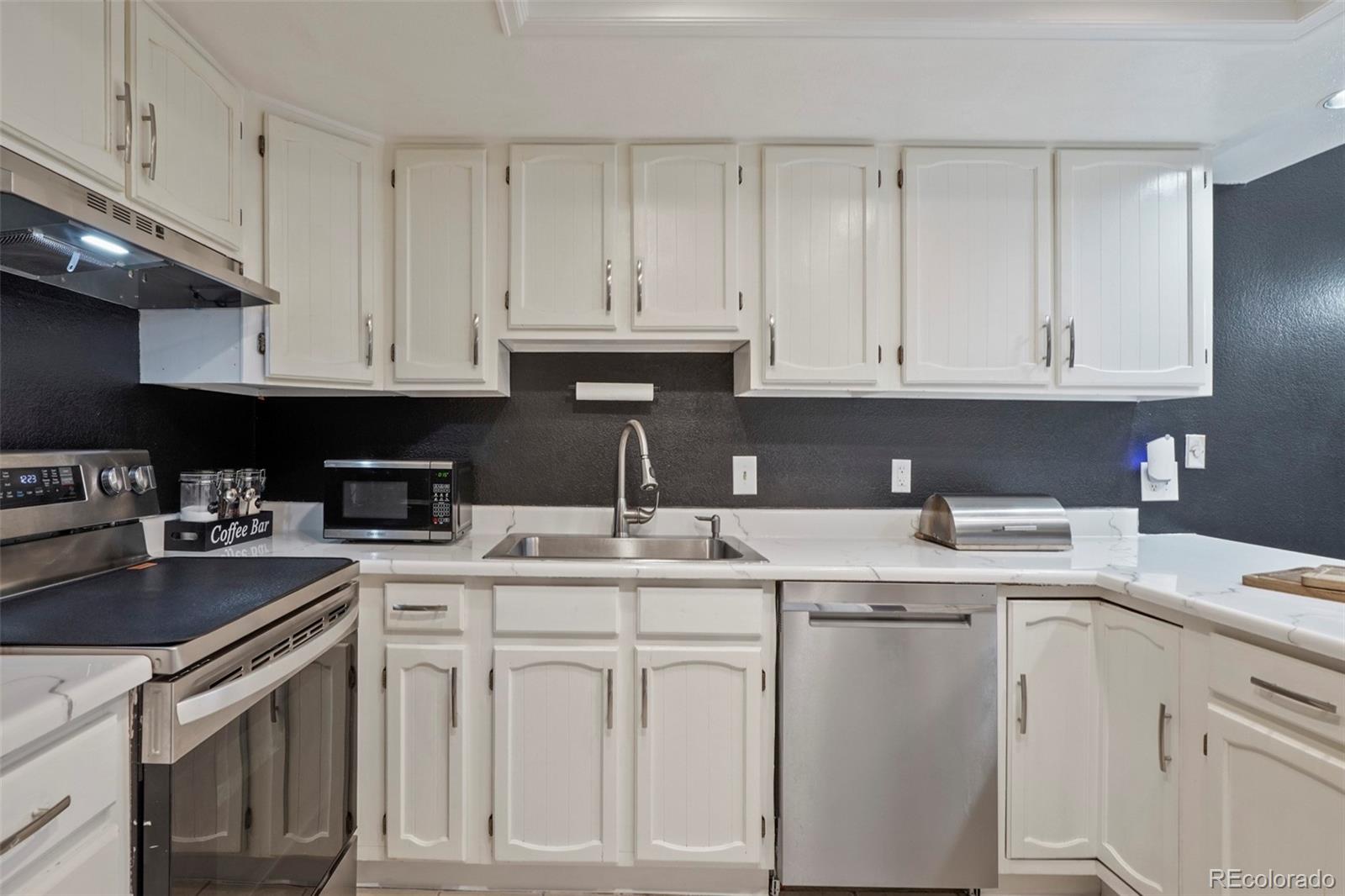 MLS Image #2 for 15491 e wyoming drive,aurora, Colorado