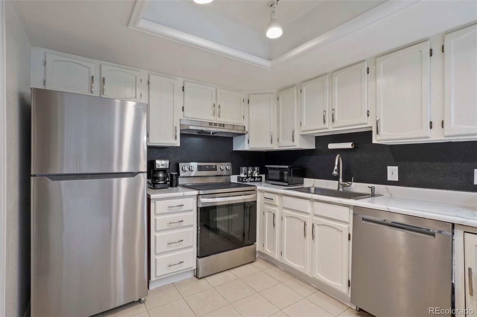 MLS Image #3 for 15491 e wyoming drive,aurora, Colorado