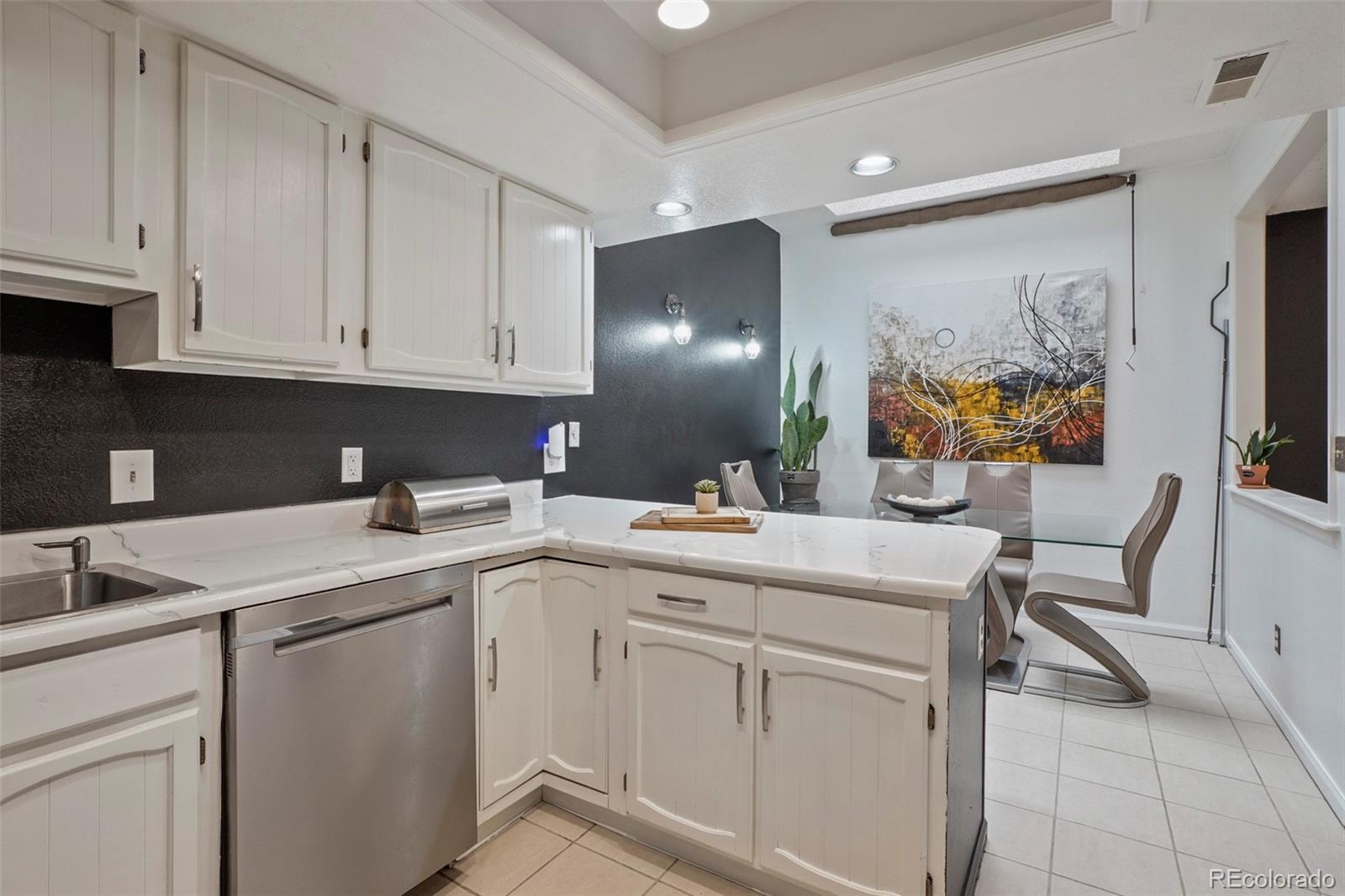 MLS Image #5 for 15491 e wyoming drive,aurora, Colorado