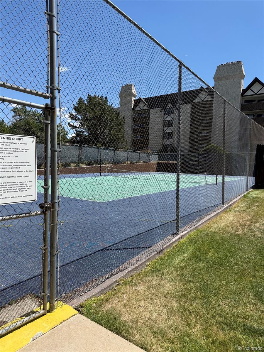 MLS Image #13 for 4250 s olive street,denver, Colorado