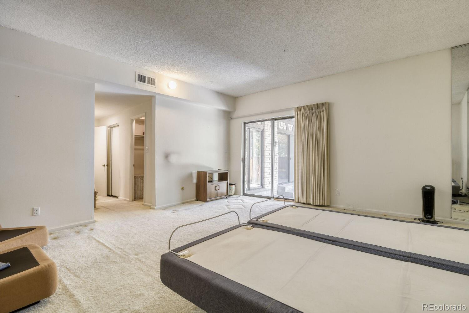MLS Image #5 for 4250 s olive street,denver, Colorado