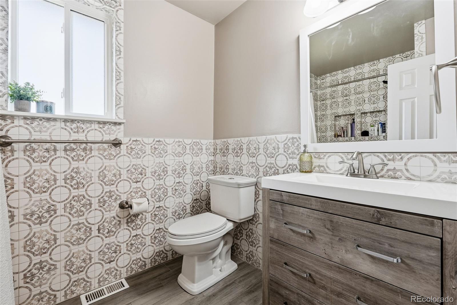 MLS Image #20 for 2300 w 57th avenue,denver, Colorado