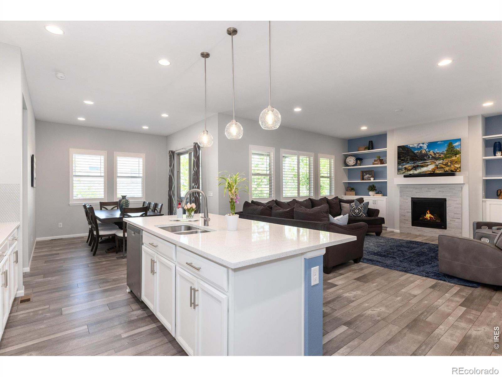 MLS Image #2 for 6807 s riverwood way,aurora, Colorado
