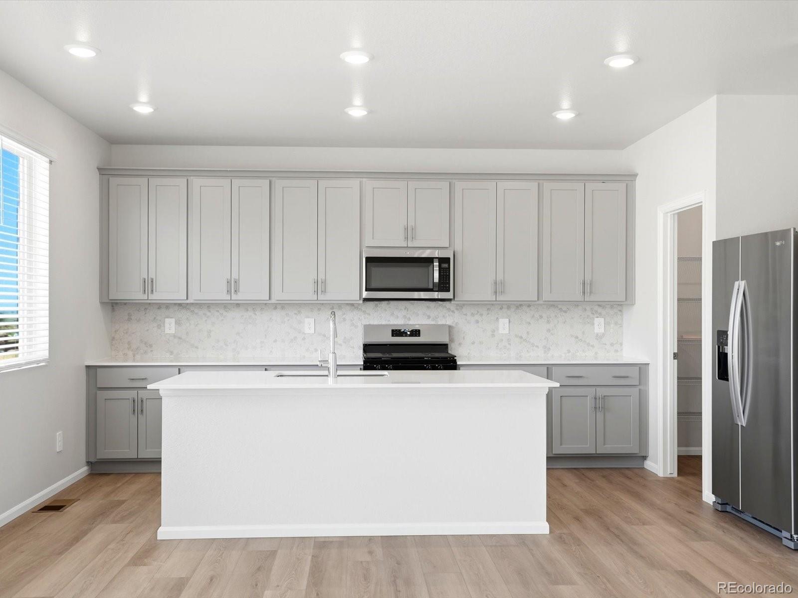MLS Image #10 for 4621  sunsplash way,johnstown, Colorado