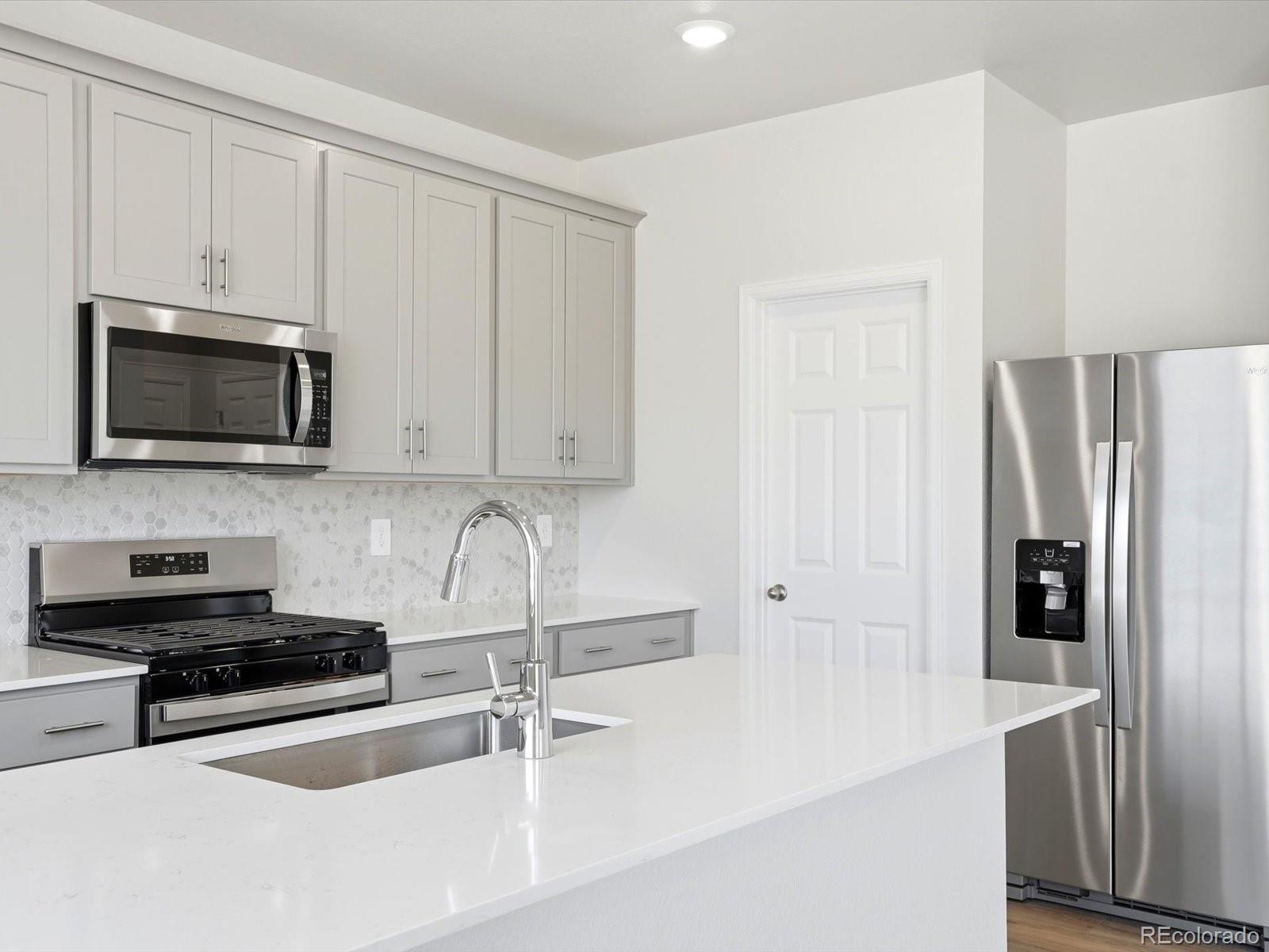 MLS Image #11 for 4621  sunsplash way,johnstown, Colorado