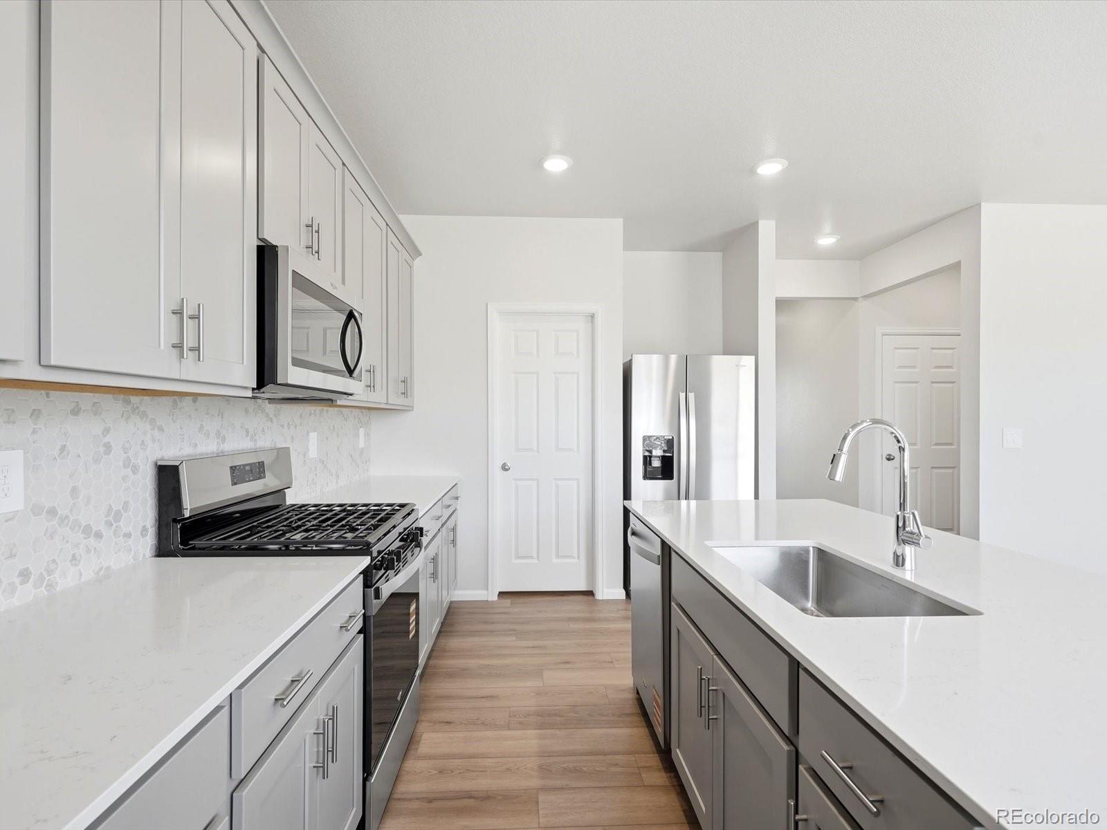MLS Image #13 for 4621  sunsplash way,johnstown, Colorado