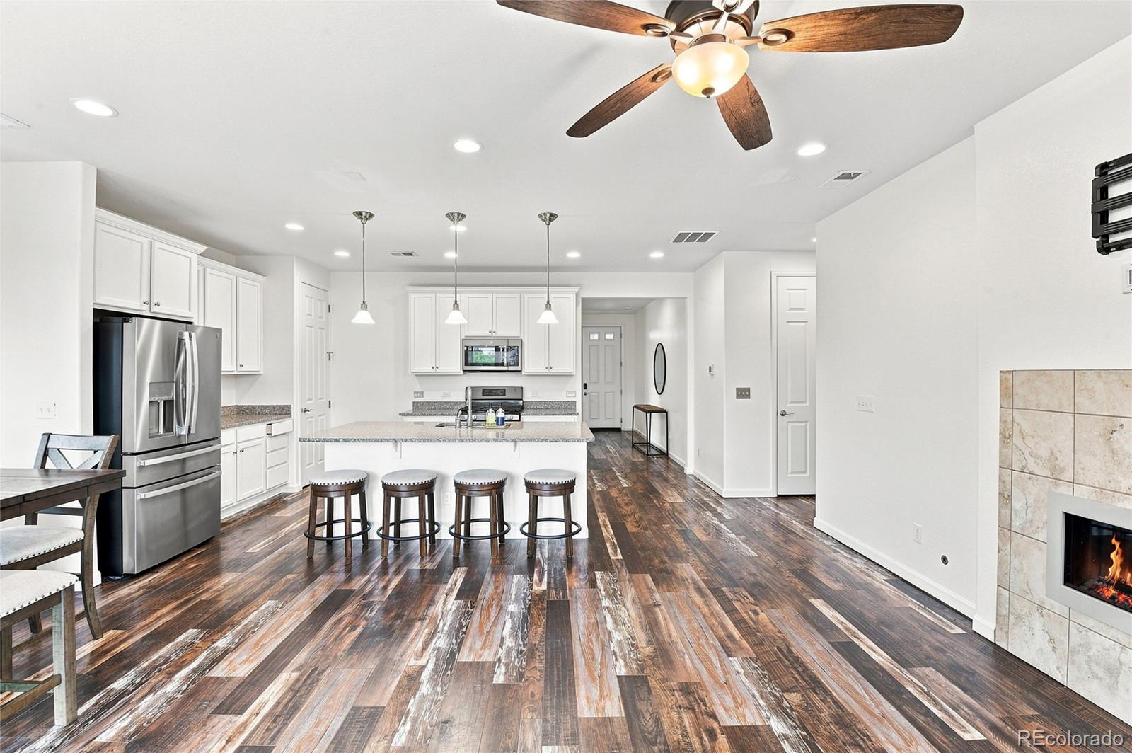 MLS Image #2 for 200 s langdale court,aurora, Colorado