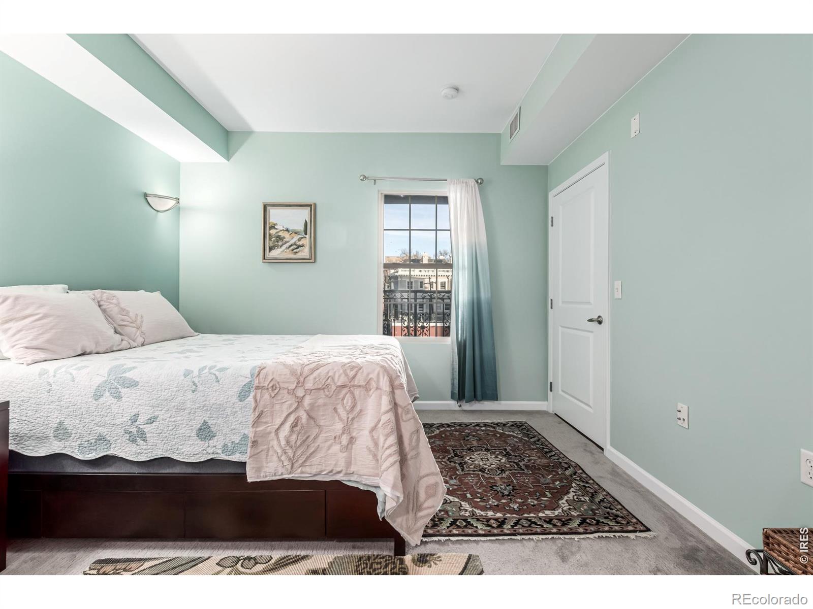 MLS Image #12 for 975 n lincoln street,denver, Colorado