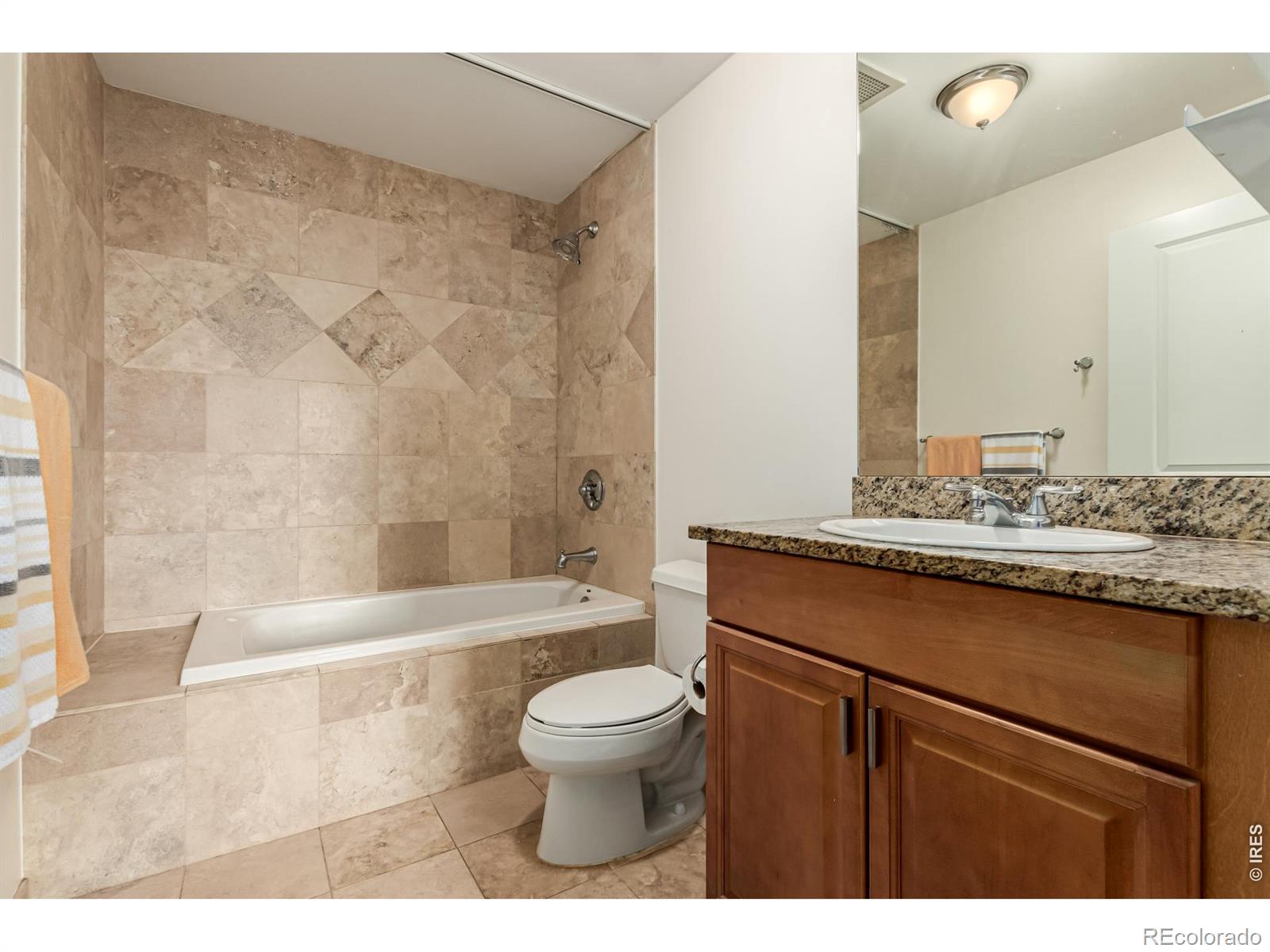 MLS Image #14 for 975 n lincoln street,denver, Colorado