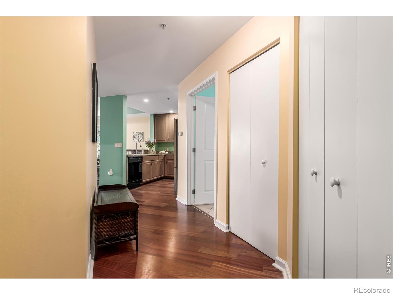 MLS Image #2 for 975 n lincoln street,denver, Colorado