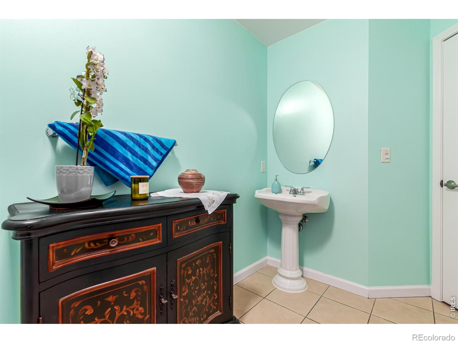 MLS Image #20 for 975 n lincoln street,denver, Colorado