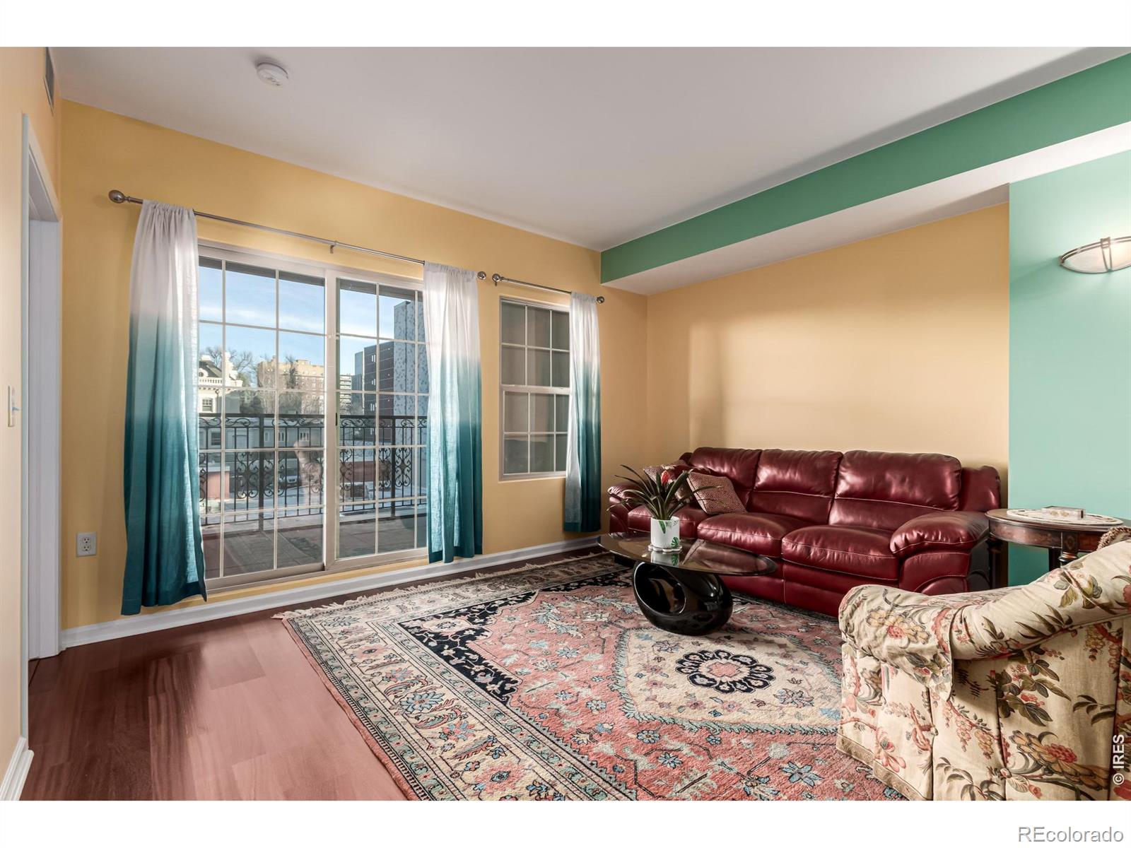 MLS Image #3 for 975 n lincoln street,denver, Colorado