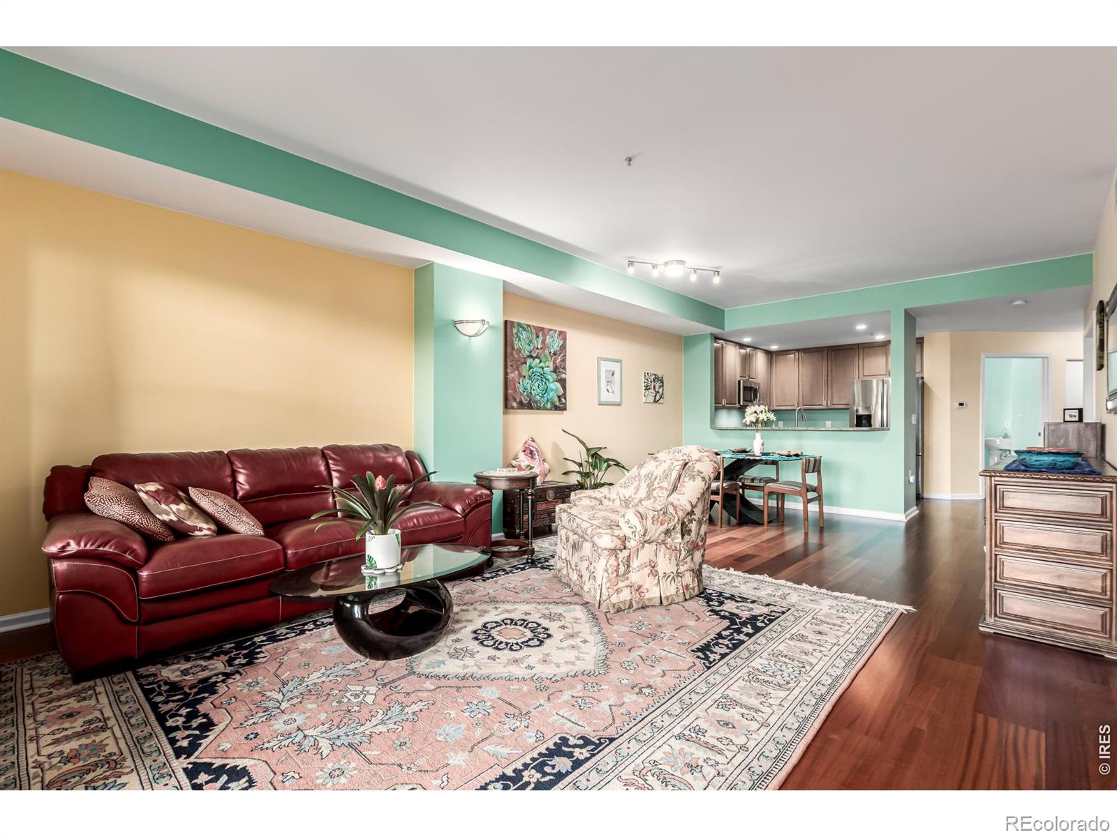 MLS Image #6 for 975 n lincoln street,denver, Colorado