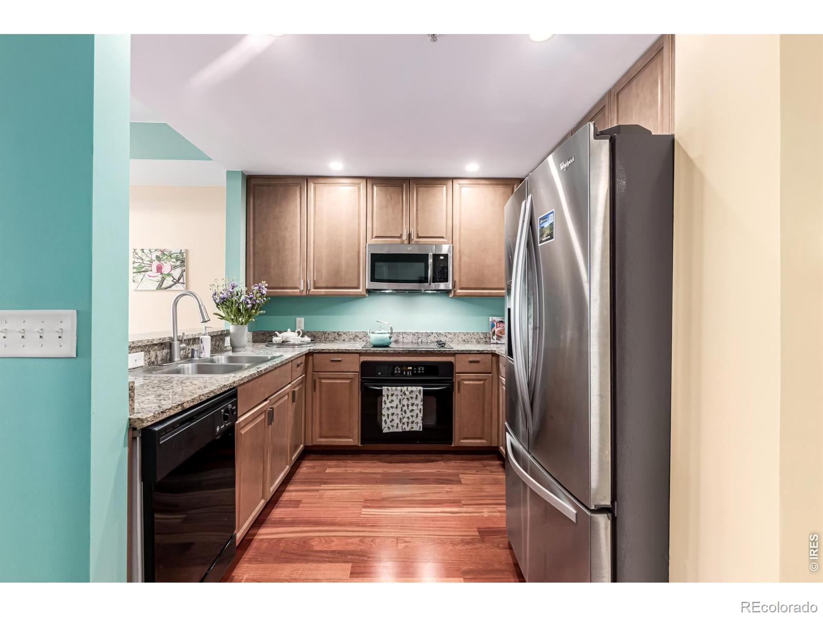 MLS Image #7 for 975 n lincoln street,denver, Colorado
