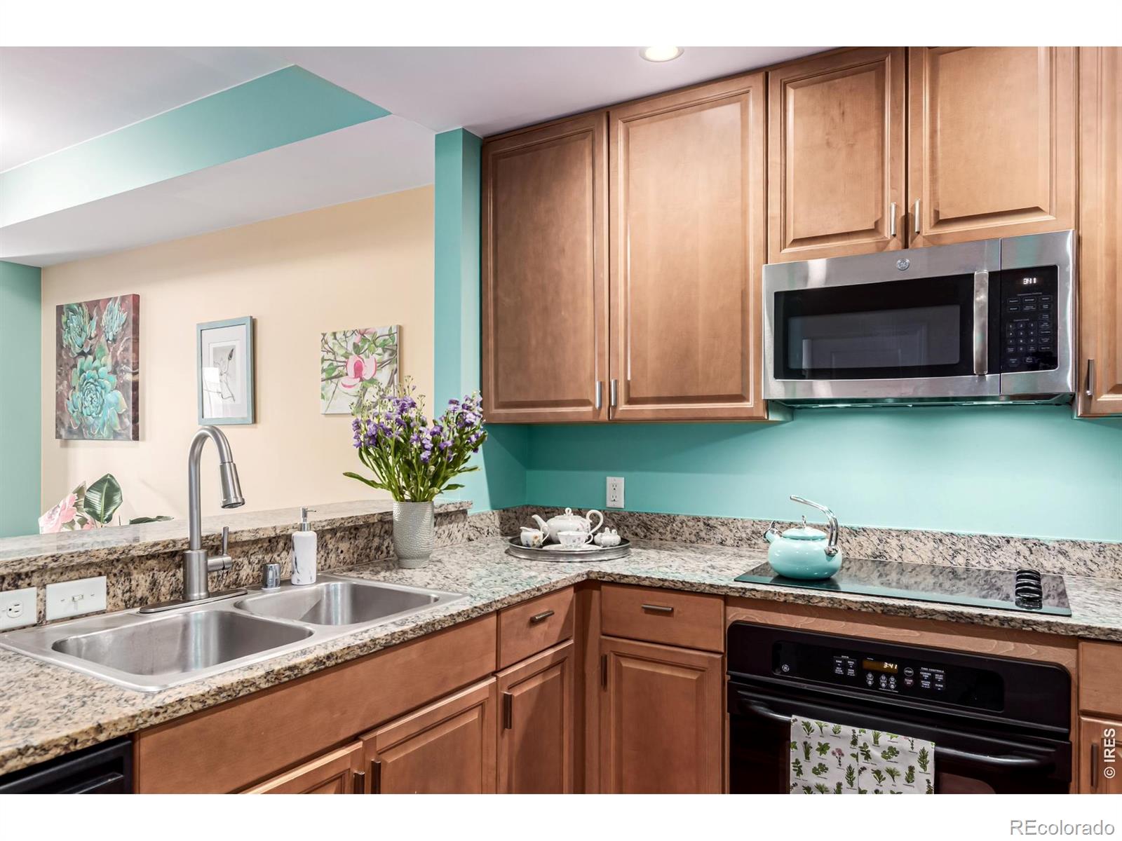 MLS Image #8 for 975 n lincoln street,denver, Colorado