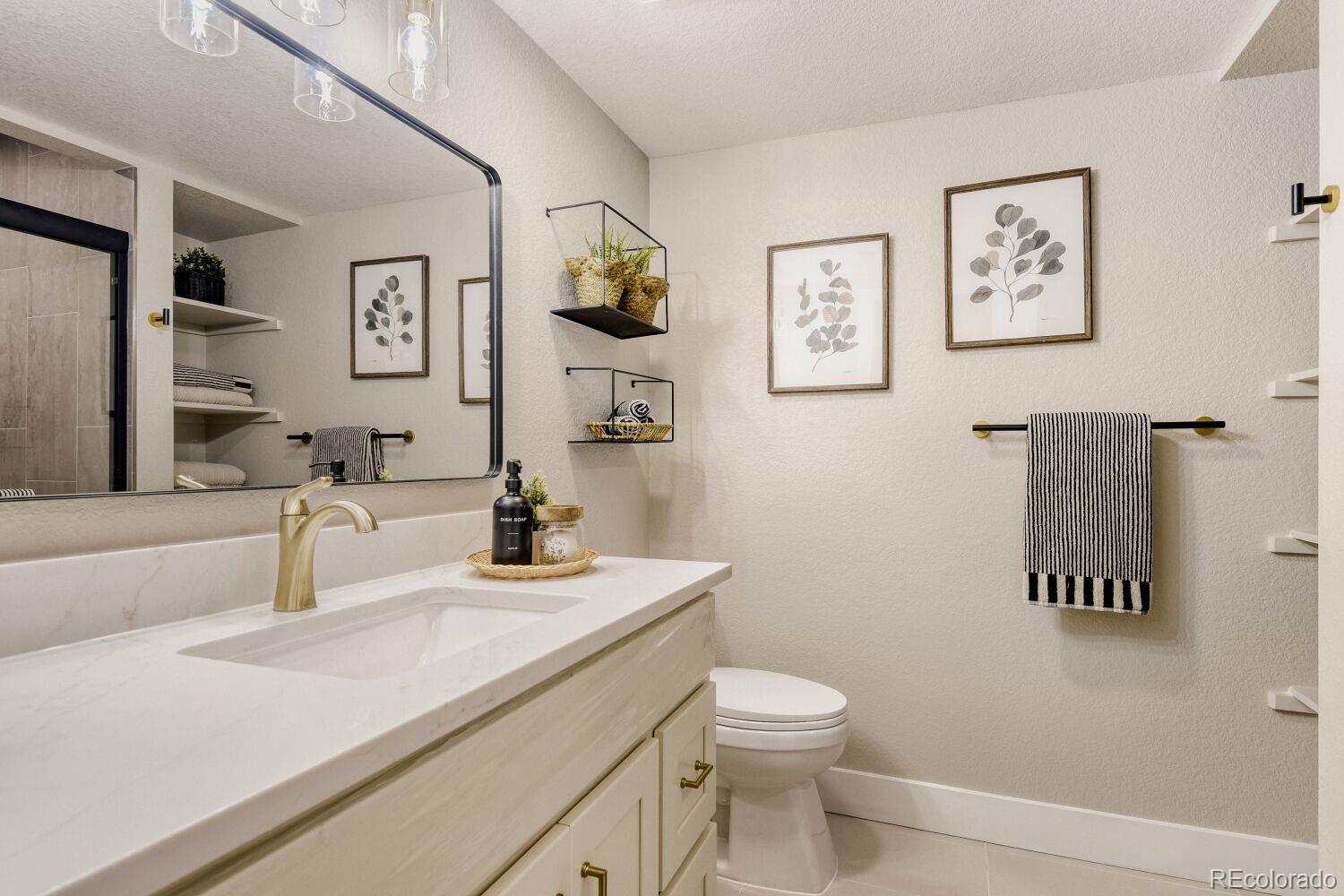 MLS Image #27 for 3111 s holly place,denver, Colorado