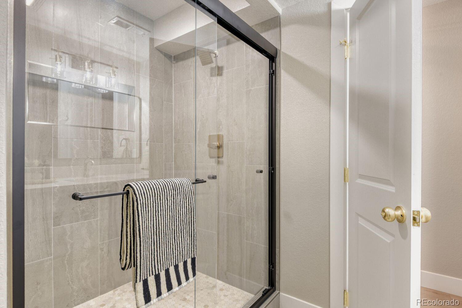 MLS Image #28 for 3111 s holly place,denver, Colorado