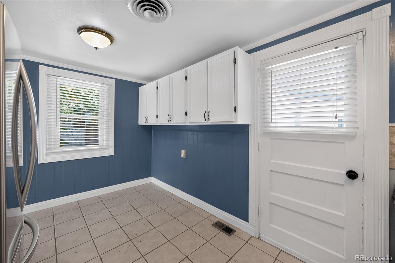 MLS Image #12 for 1580 s knox court,denver, Colorado