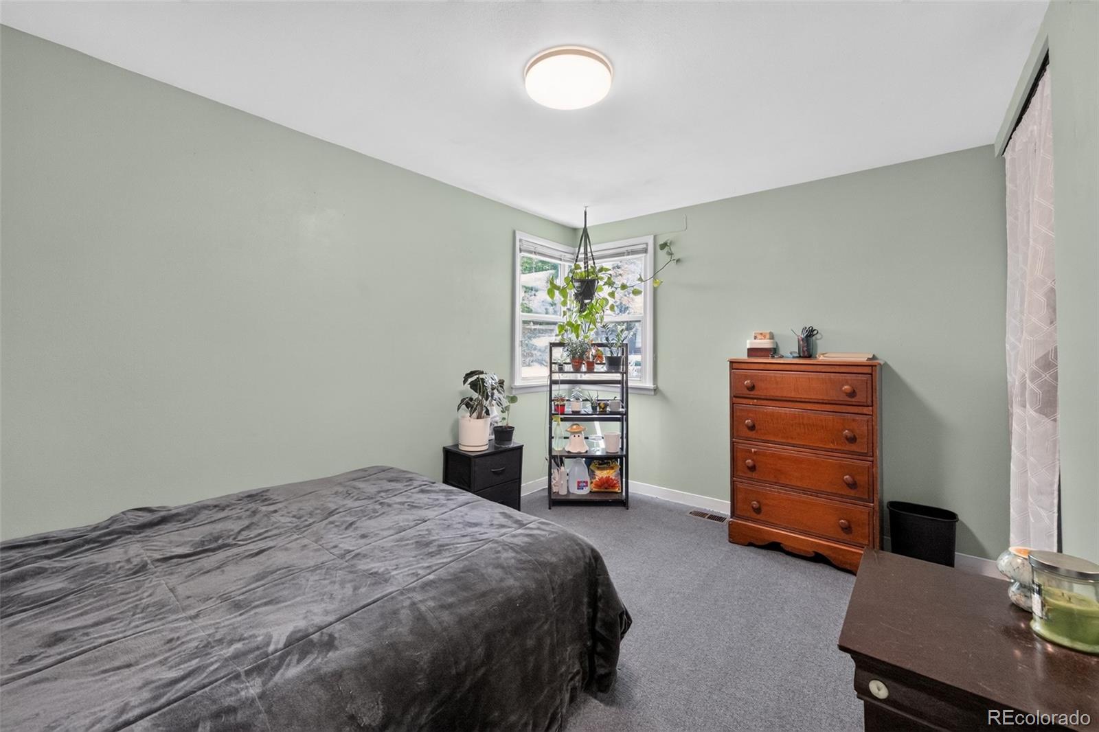 MLS Image #17 for 1580 s knox court,denver, Colorado