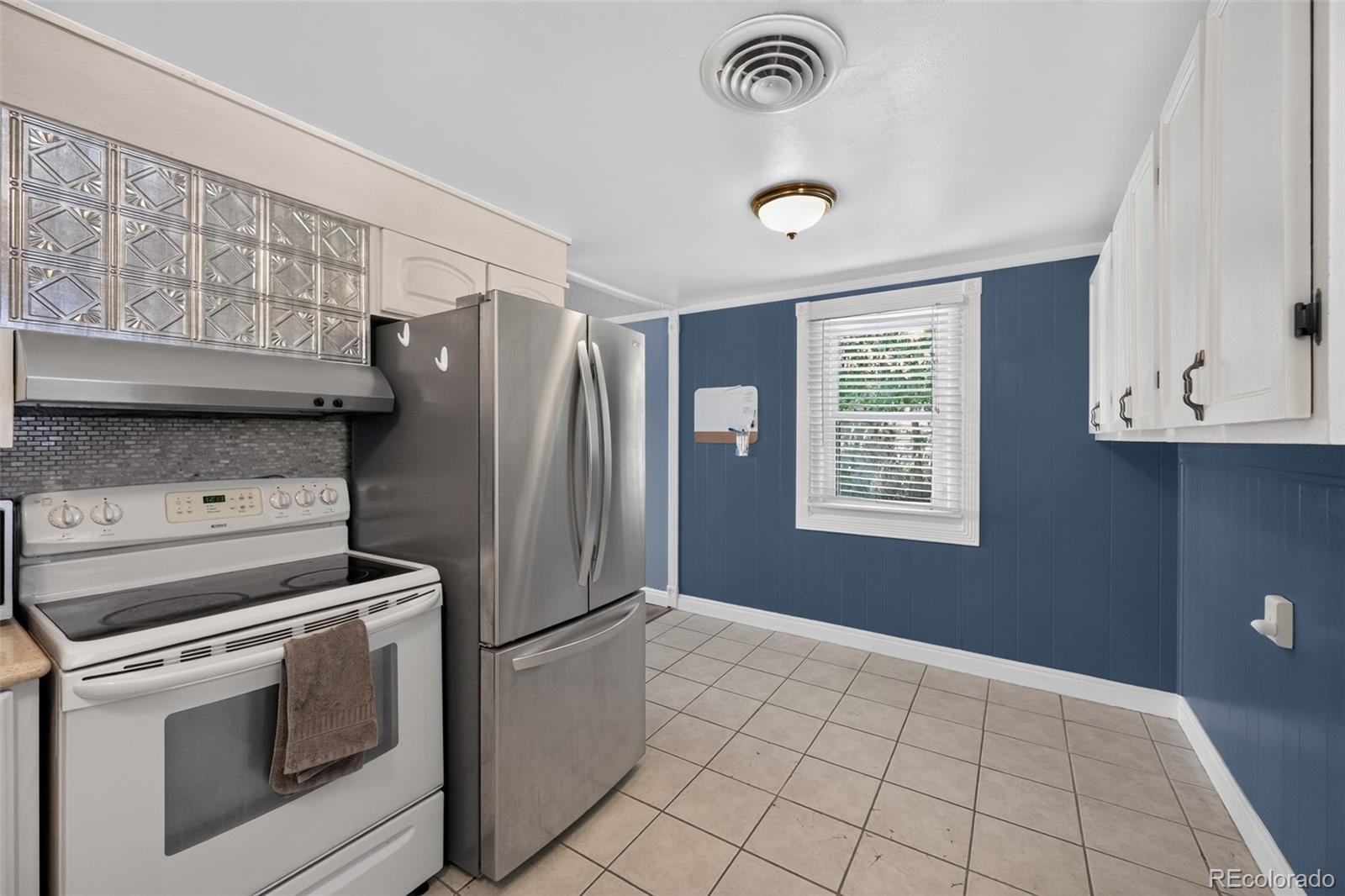 MLS Image #8 for 1580 s knox court,denver, Colorado