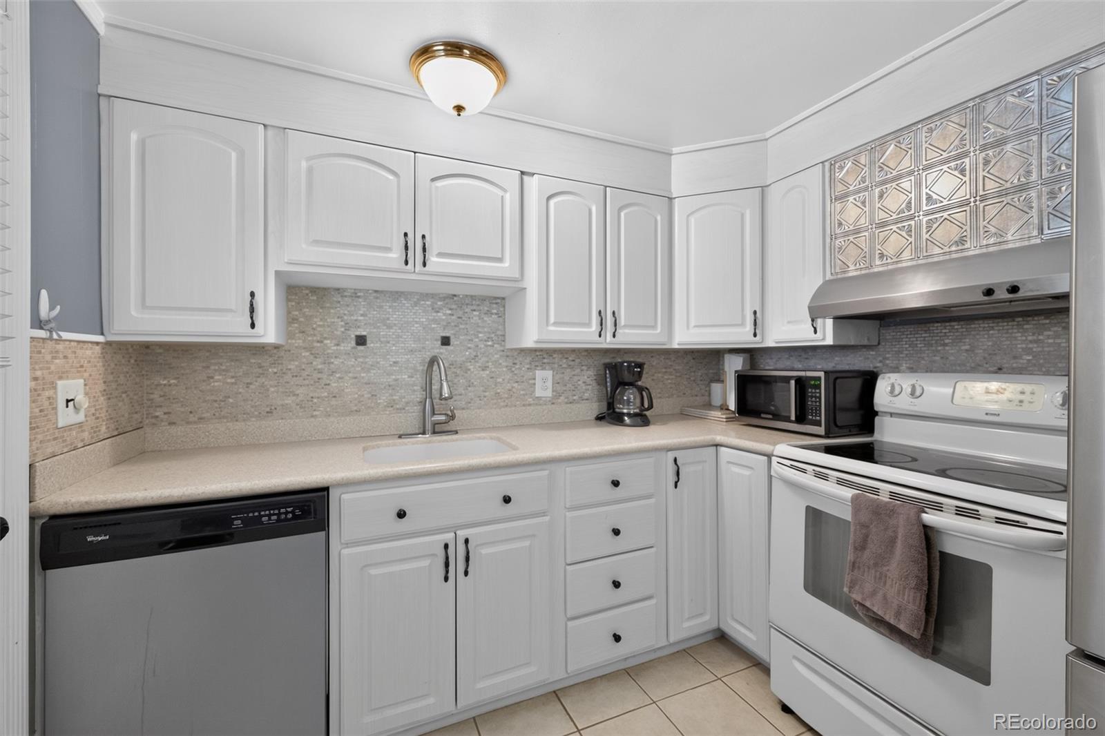 MLS Image #9 for 1580 s knox court,denver, Colorado