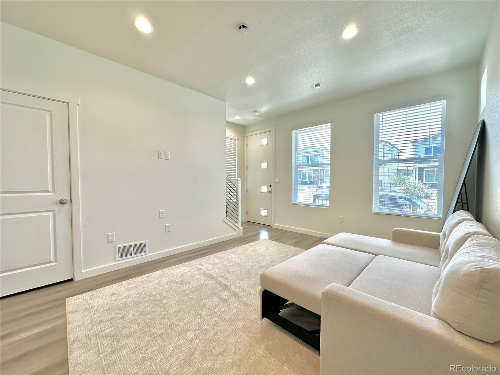 MLS Image #16 for 5030 n walden way,denver, Colorado