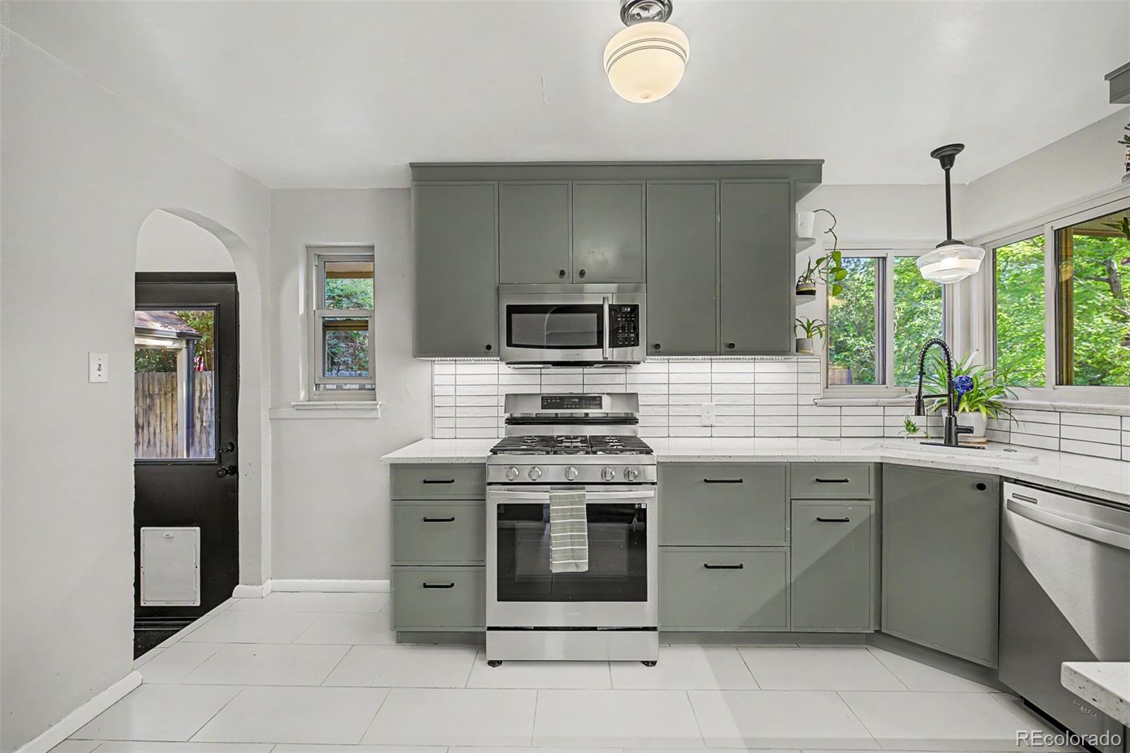 MLS Image #14 for 2960 s corona street,englewood, Colorado