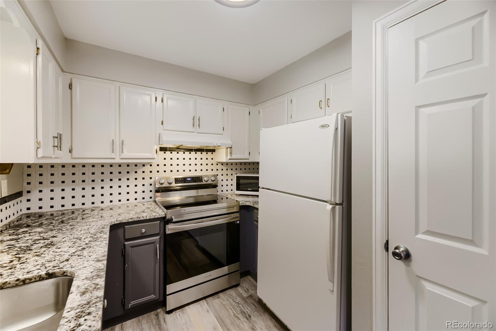 MLS Image #8 for 7136 w portland avenue,littleton, Colorado