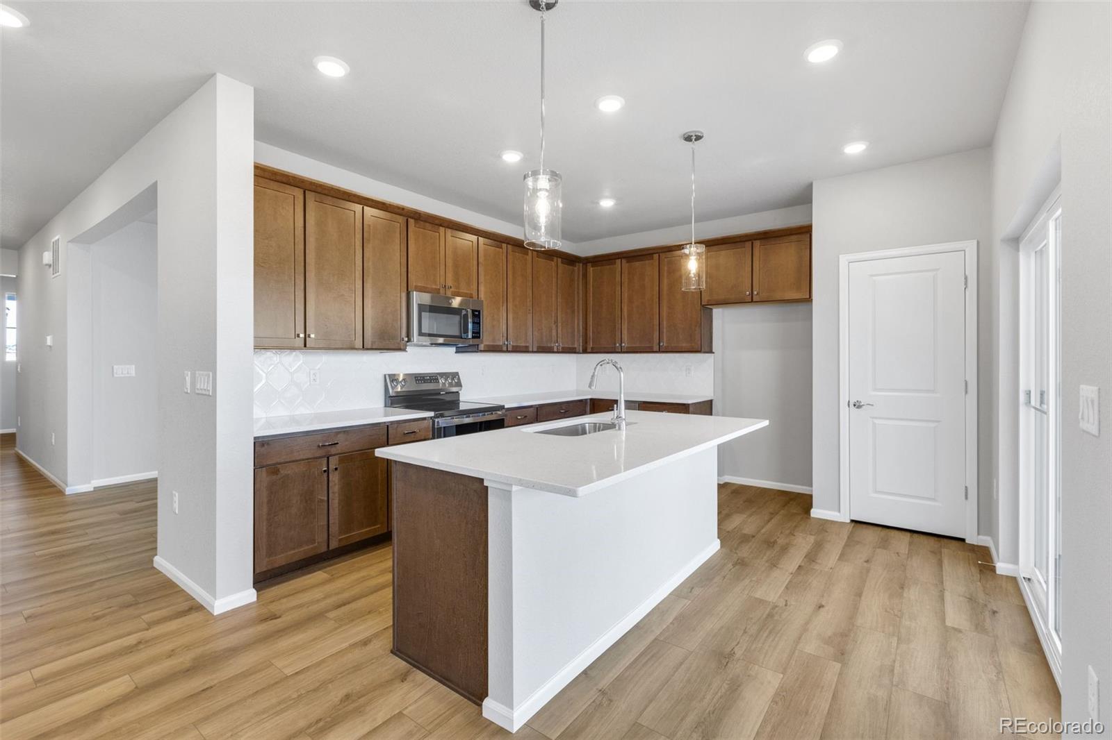 MLS Image #5 for 15352  poplar street,thornton, Colorado