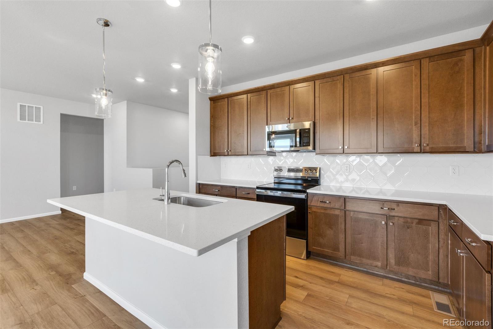 MLS Image #6 for 15352  poplar street,thornton, Colorado