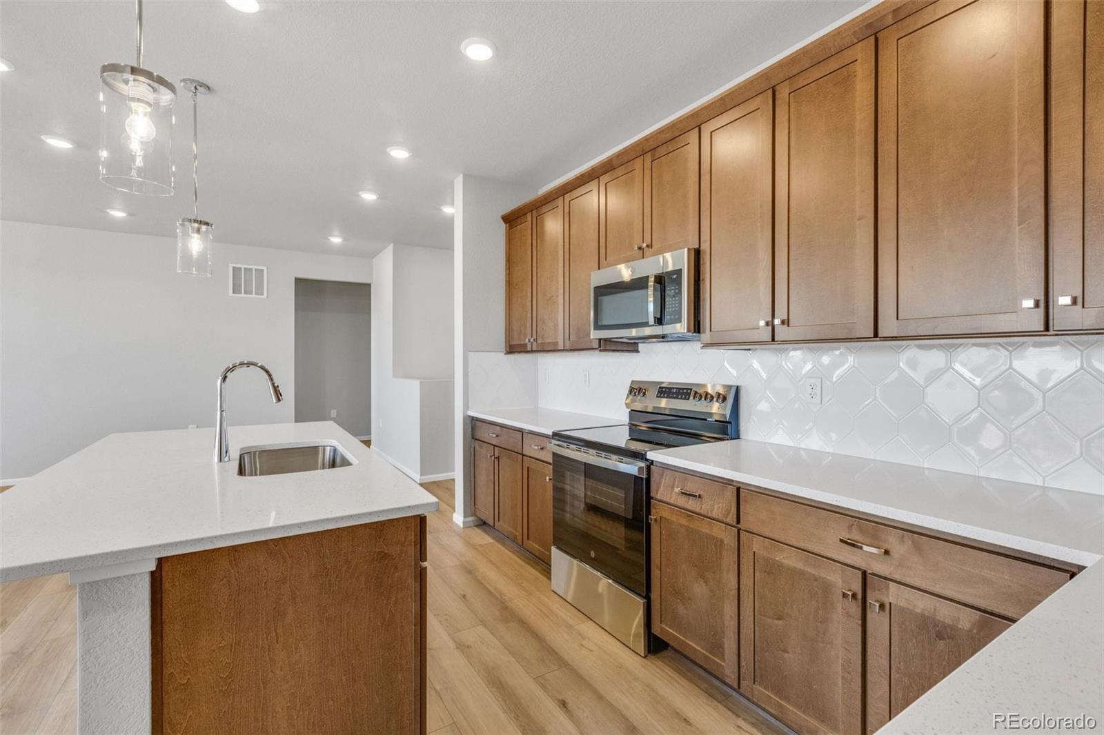 MLS Image #7 for 15352  poplar street,thornton, Colorado
